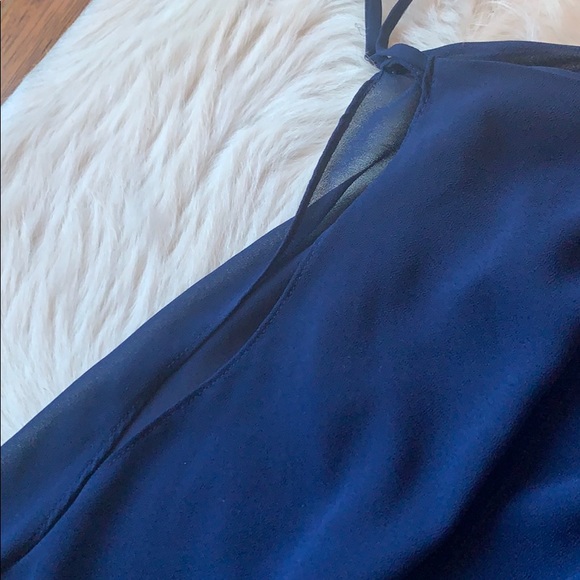 DAILYLOOK: Navy Romper with cold shoulder detail - Picture 3 of 5